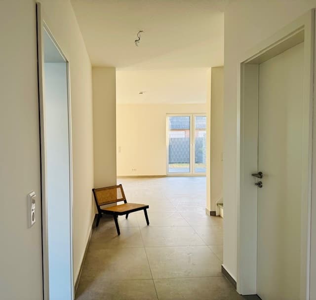 Mittelhaus – Stilvolles Wohnen in moderner Architektur, Bild 2