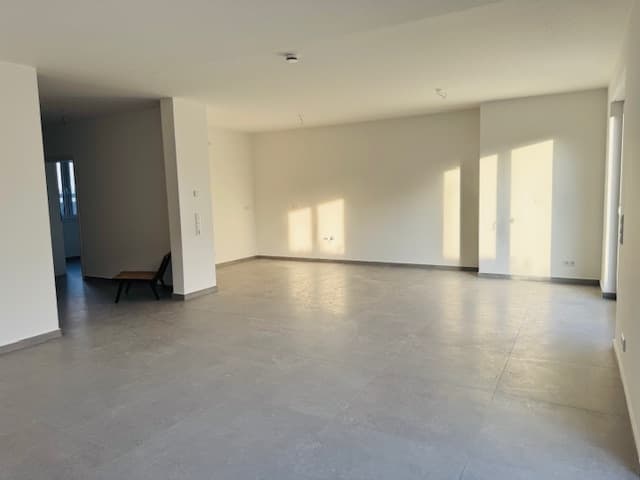 Mittelhaus – Stilvolles Wohnen in moderner Architektur, Bild 3