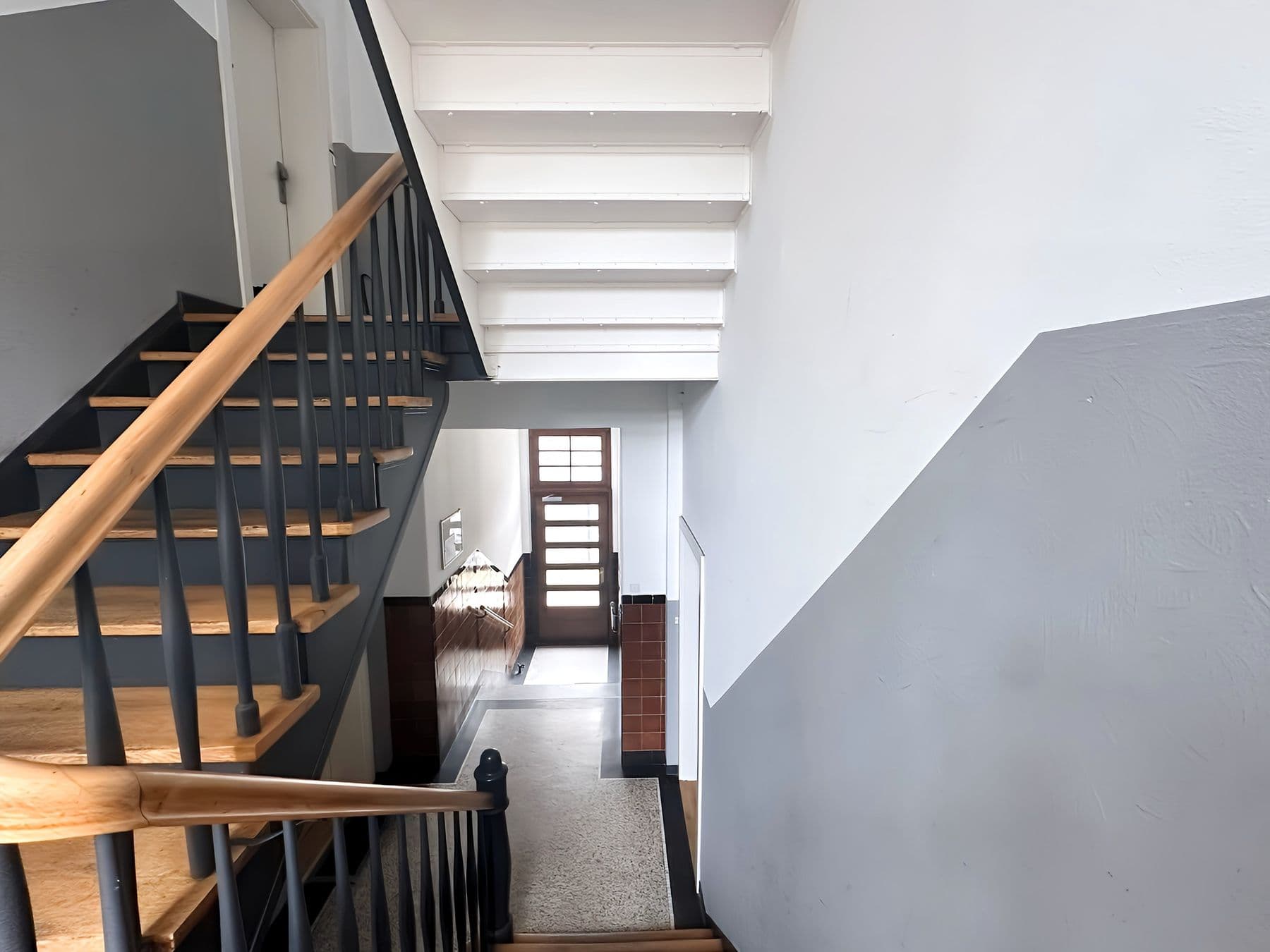 2-Zimmer-Wohnung mit Balkon in attraktiver Lage - Erstbezug nach umfassender Renovierung, Bild 2