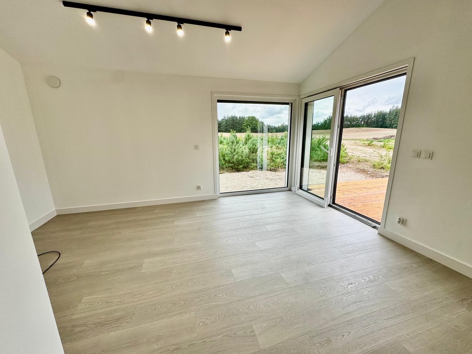 Stilvoller KfW-55 Design-Bungalow in moderner Modulbauweise 42 m² Wohnfläche | 290 m² Grundstück, Außenansicht