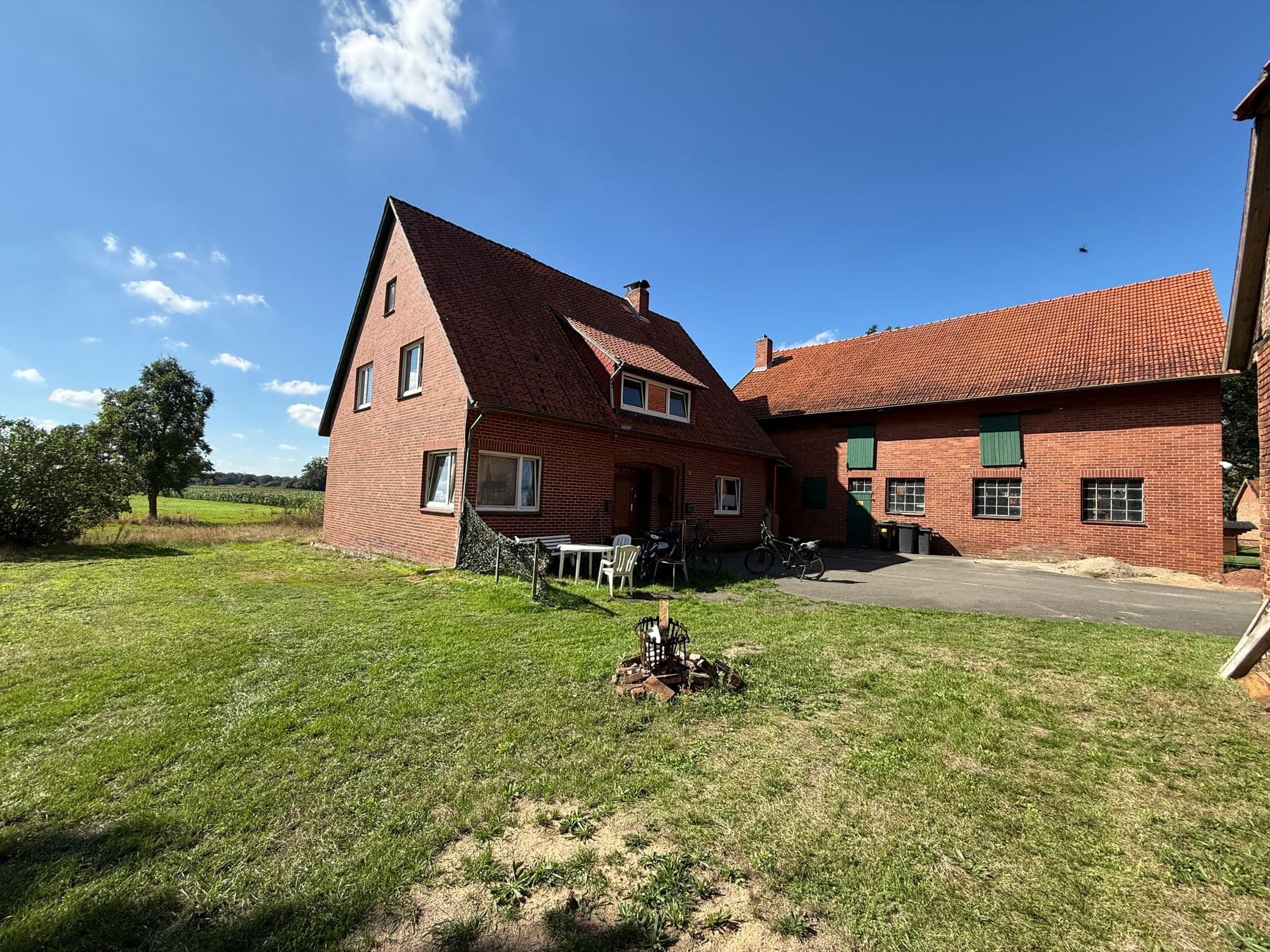 Sanierungsbedürftiger Resthof mit großer Scheune- ideal für Pferdehaltung, Bild 2