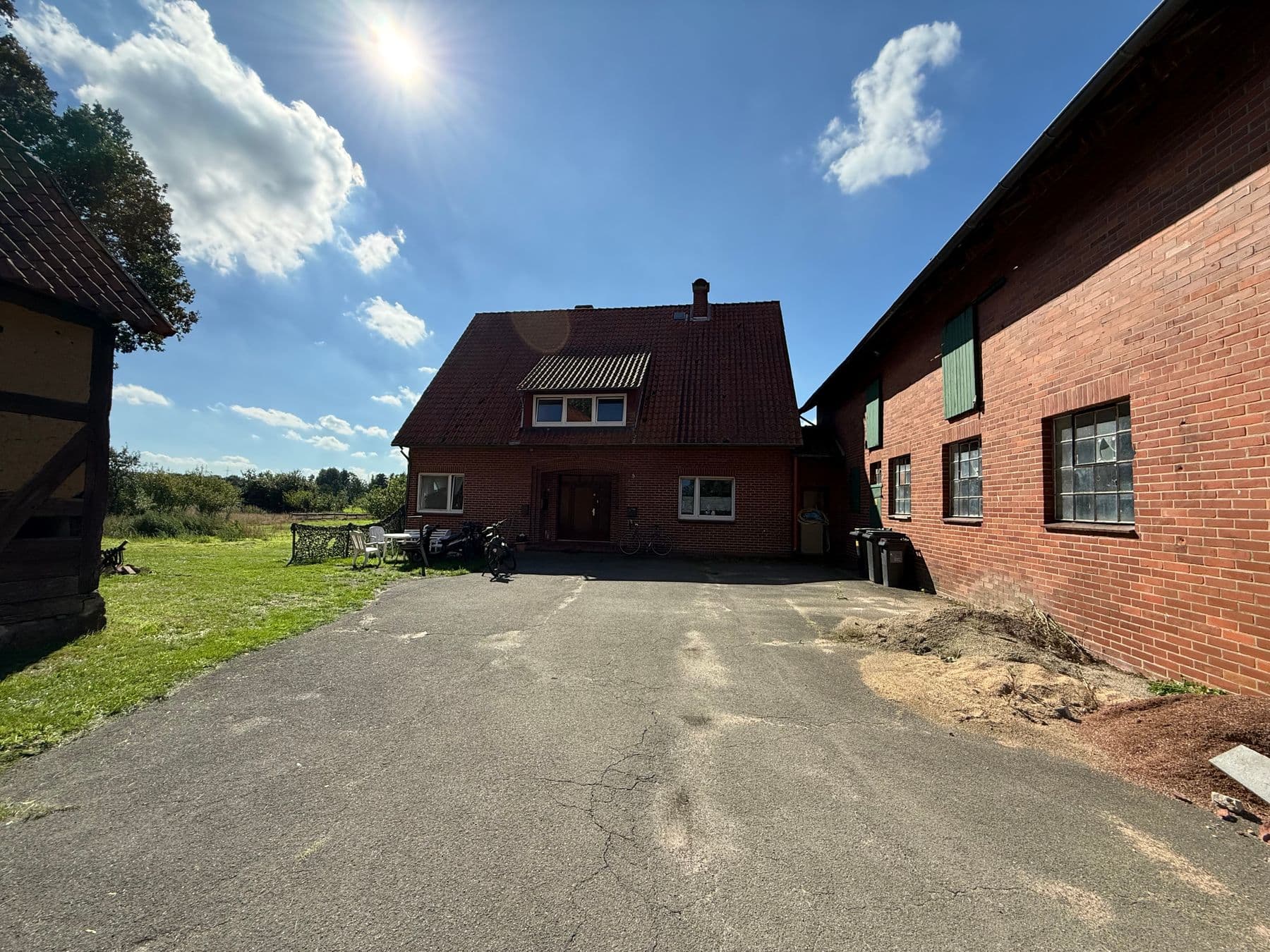 Sanierungsbedürftiger Resthof mit großer Scheune- ideal für Pferdehaltung, Bild 3
