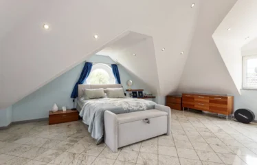 Luxuriöse Stadtvilla mit Pool (Köln)