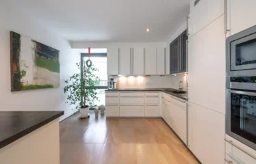 Geräumiges Einfamilienhaus mit großem Garten (Hannover)