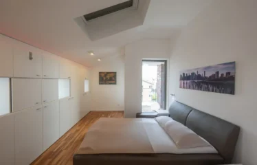 Geräumiges Einfamilienhaus mit großem Garten (Hannover)