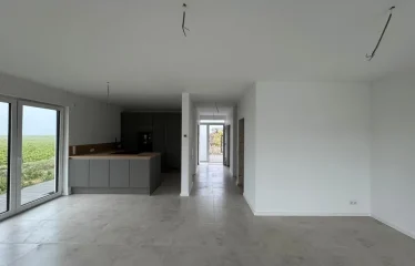 Moderne Neubau-Doppelhaushälfte in Heemsen mit Einbauküche